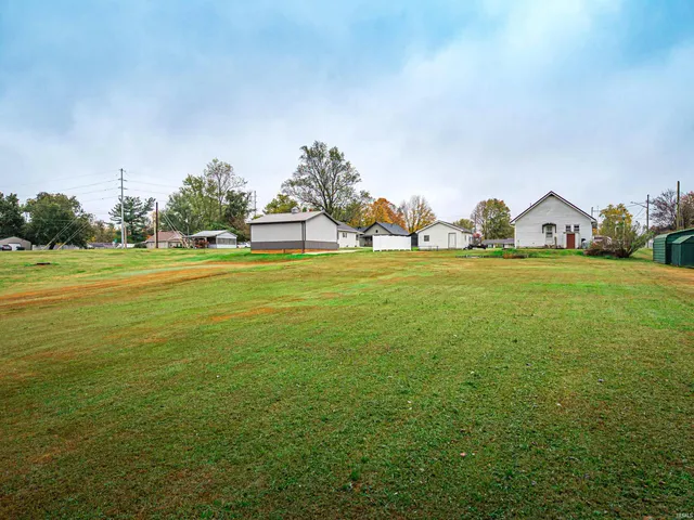 $130,000 | 905 East Jasper Road, Winslow, IN 47598