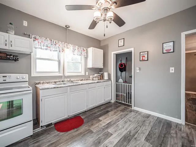 $130,000 | 905 East Jasper Road, Winslow, IN 47598