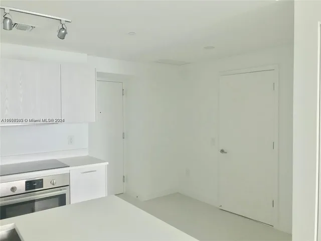 $470,000 | 501 Northeast 31st Street, Unit 1404, Miami, FL 33137