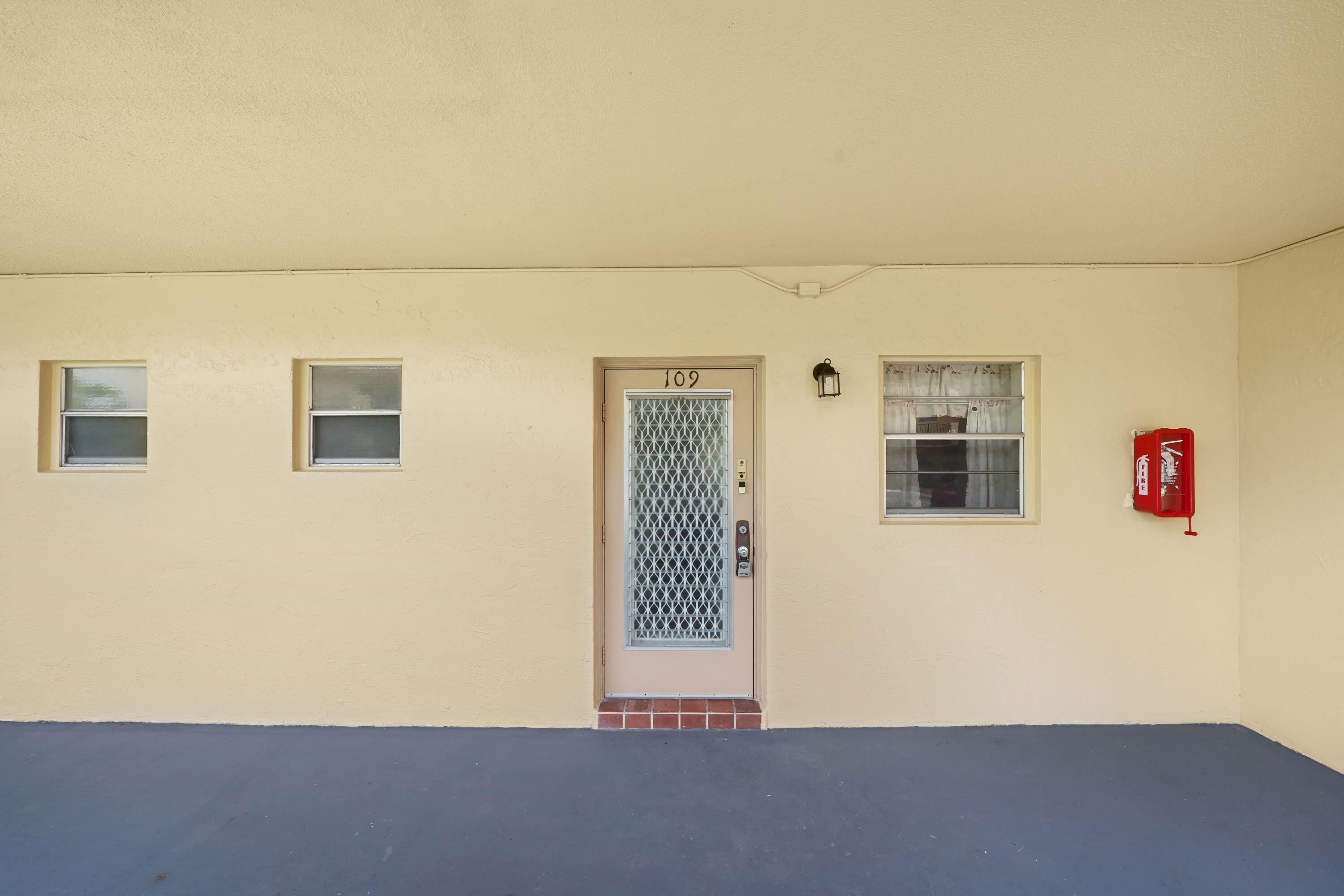 100 Berkley Road, Unit 109 Hollywood, FL 33024 - Photo 50 of 54 20