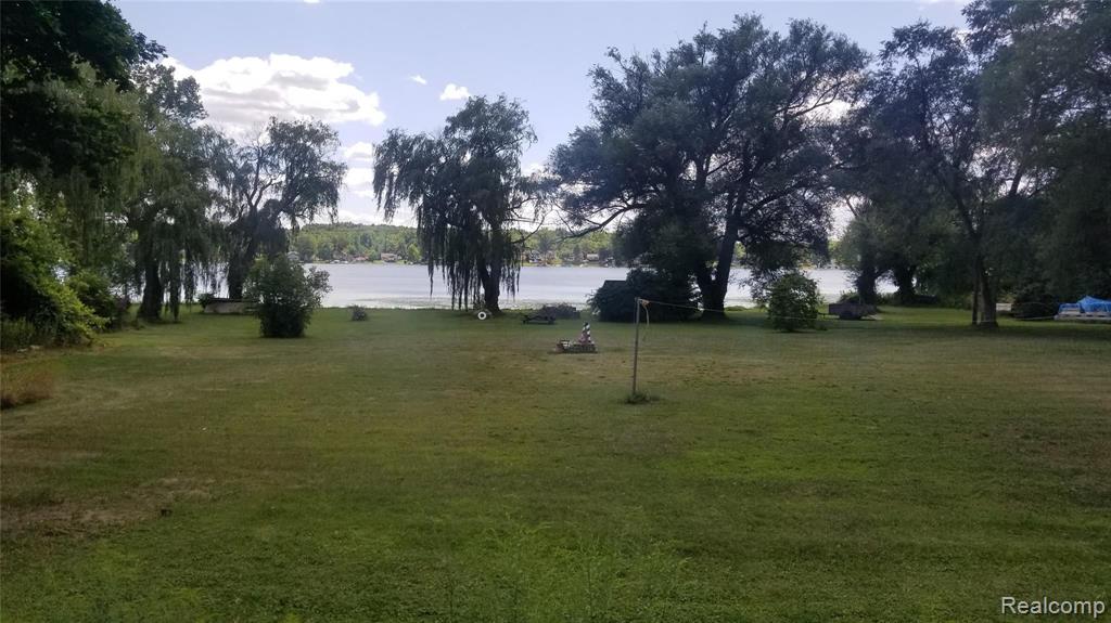 11275 East Pleasant Lake Road Manchester, MI 48158 - Photo 1 of 10