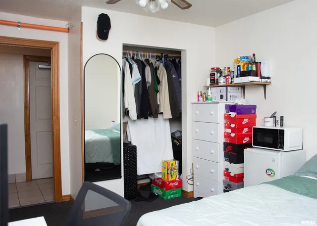 $400,000 | 720 Wigwam Hollow Road, Unit 1, Macomb, IL 61455