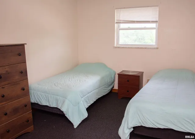 $400,000 | 720 Wigwam Hollow Road, Unit 1, Macomb, IL 61455