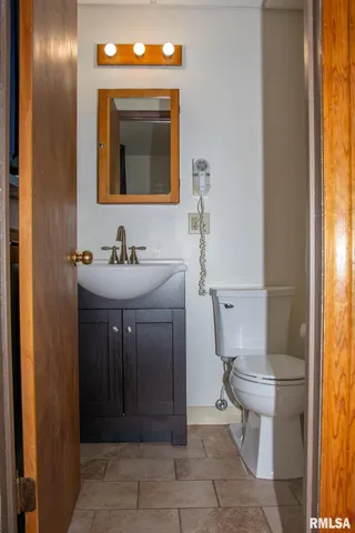 $400,000 | 720 Wigwam Hollow Road, Unit 1, Macomb, IL 61455