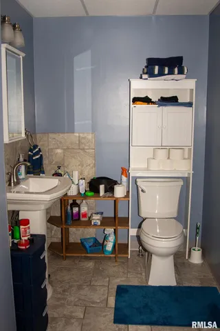 $400,000 | 720 Wigwam Hollow Road, Unit 1, Macomb, IL 61455