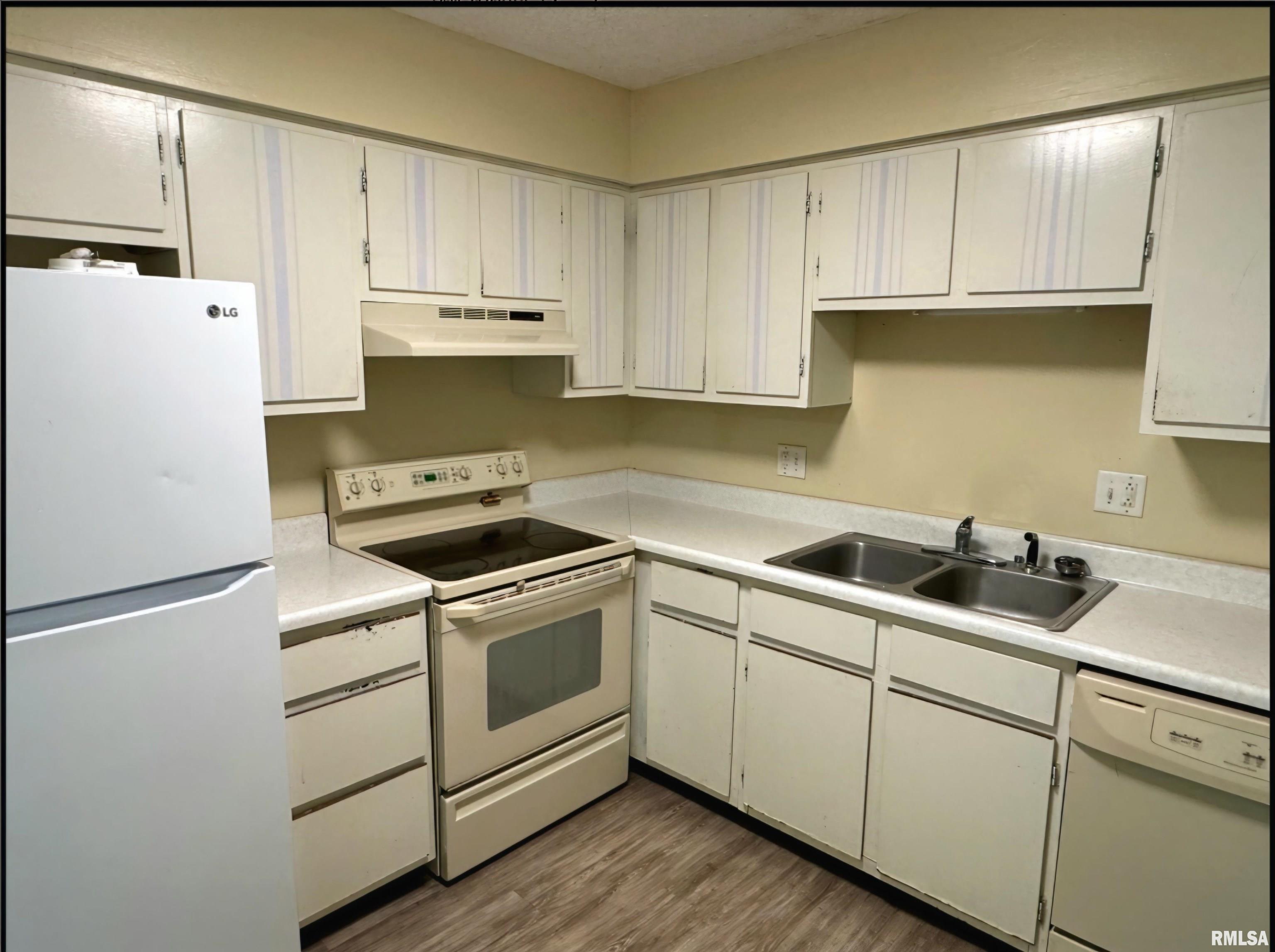 243 South Durkin Drive, Unit 24 Springfield, IL 62704 - Photo 3 of 8