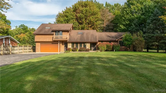 $469,900 | 99 June Drive, Elma, NY 14059