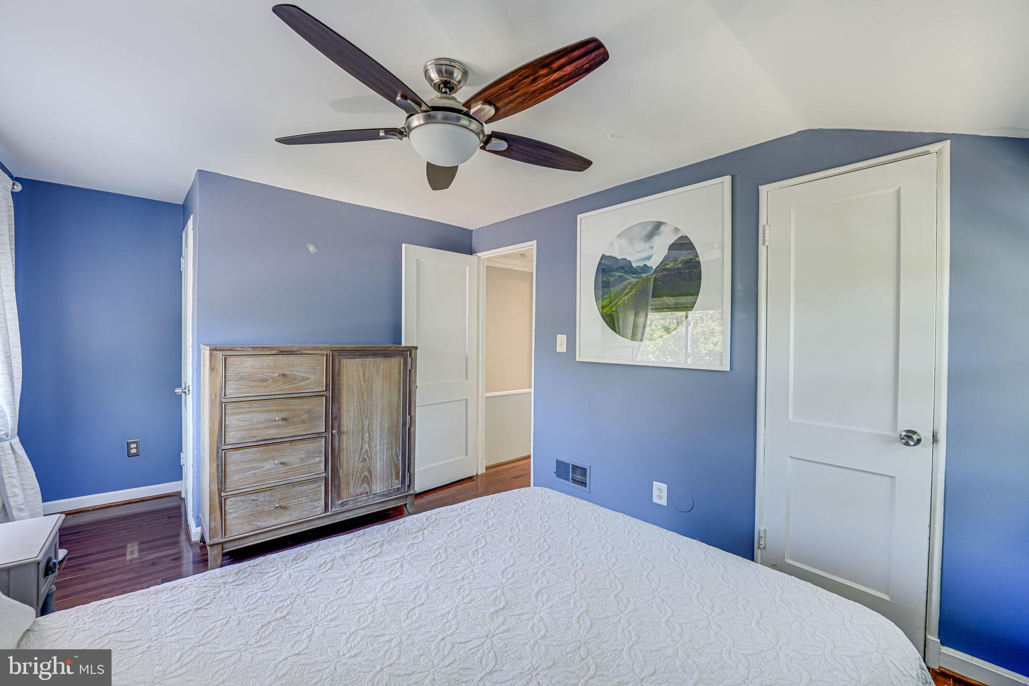 5502 7th Road South Arlington, VA 22204 - Photo 17 of 26 Primary Bedroom