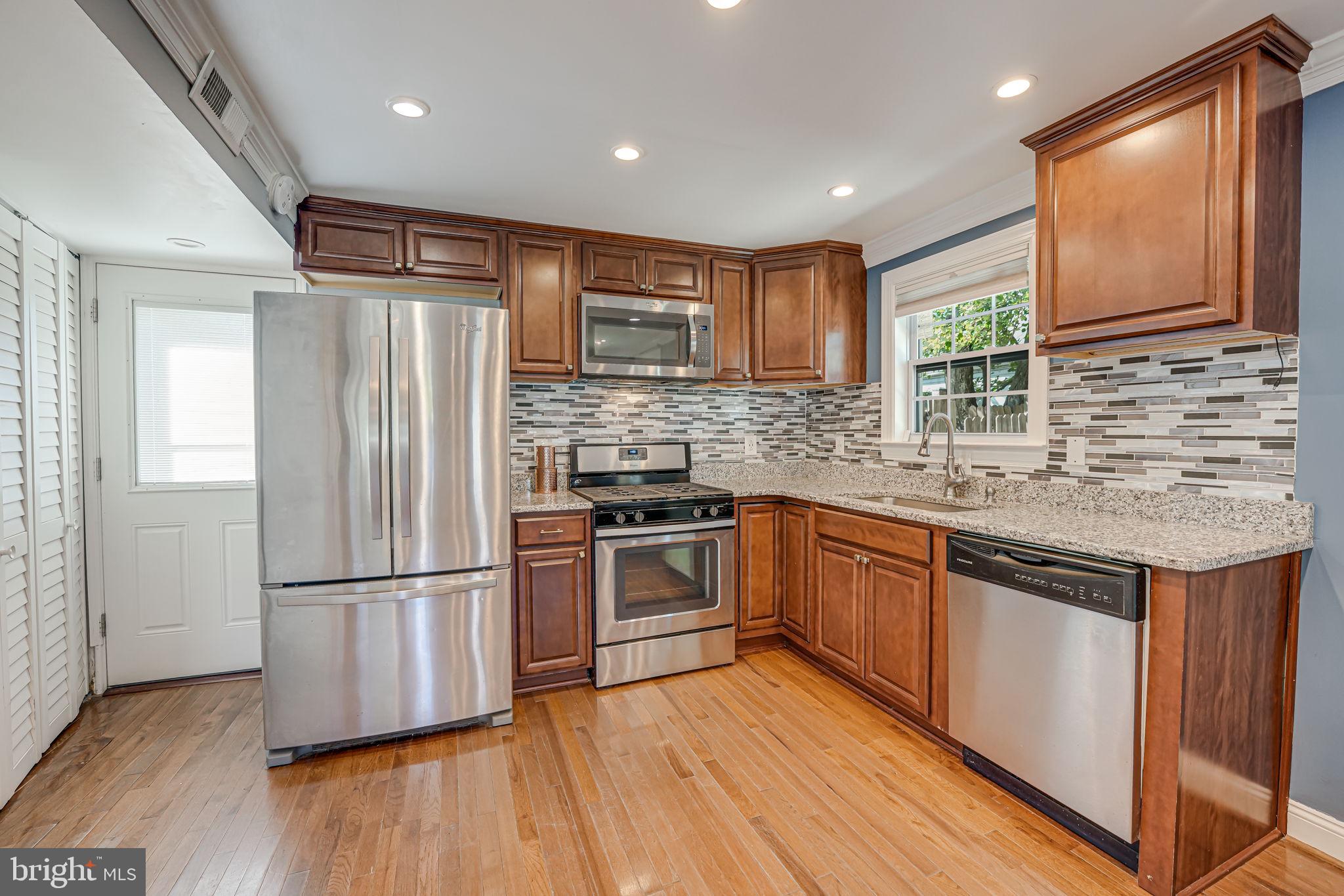 5502 7th Road South Arlington, VA 22204 - Photo 9 of 26 Kitchen