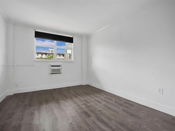 wooden floor in a empty room