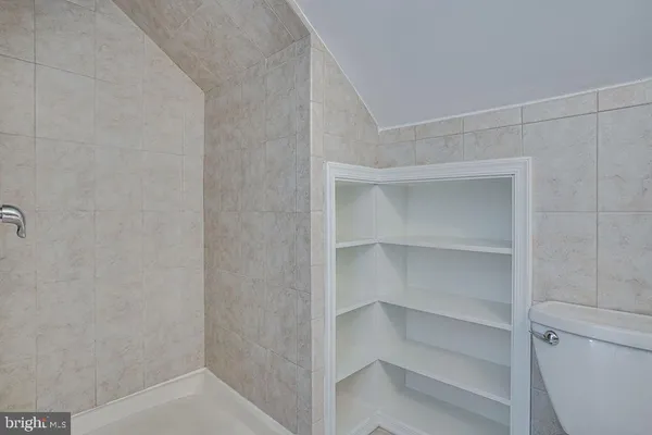 $4,100 | 859 North Abingdon Street, Arlington, VA 22203