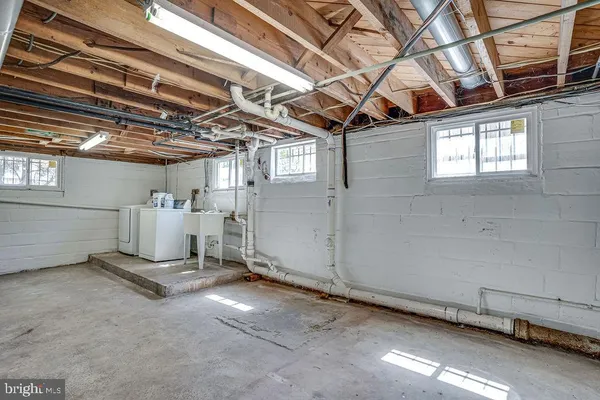 $4,100 | 859 North Abingdon Street, Arlington, VA 22203