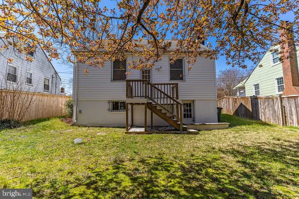 $4,100 | 859 North Abingdon Street, Arlington, VA 22203