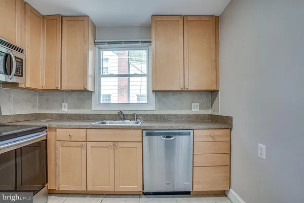 $4,100 | 859 North Abingdon Street, Arlington, VA 22203