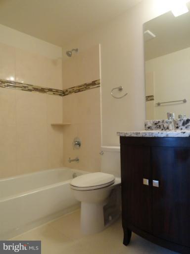 2448 Ontario Road Northwest, Unit 1 Washington, DC 20009 - Photo 7 of 10 Bath