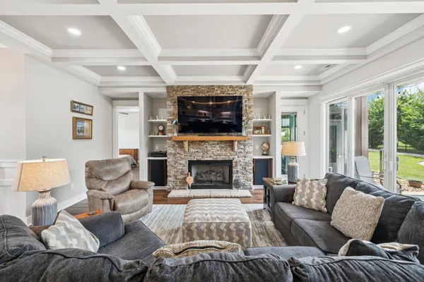 $829,900 | 17 CANNONBALL Court, Winchester, TN 37398