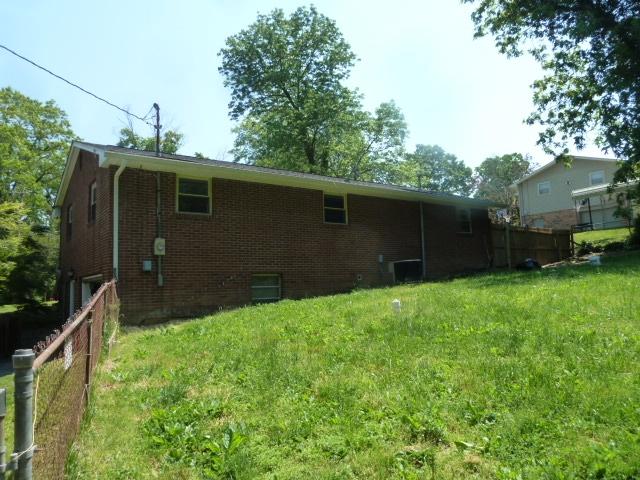 310 Oak Road Powell, TN 37849 - Photo 3 of 20 P1390199