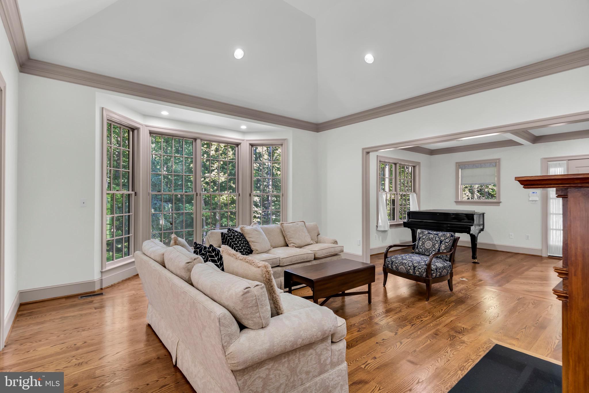 11036 Popes Head Road Fairfax, VA 22030 - Photo 15 of 49