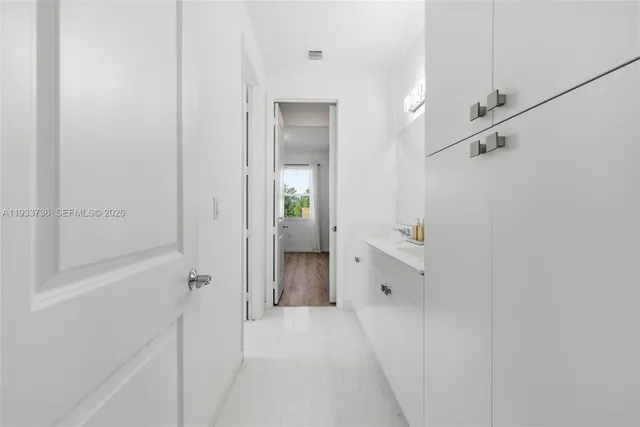 $5,600 | 15293 Southwest 176th Terrace, Unit 15293, Miami, FL 33187