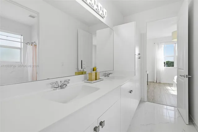 $5,600 | 15293 Southwest 176th Terrace, Unit 15293, Miami, FL 33187