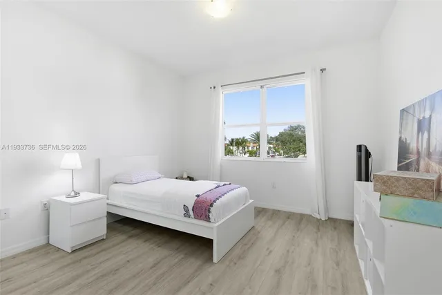 $5,600 | 15293 Southwest 176th Terrace, Unit 15293, Miami, FL 33187