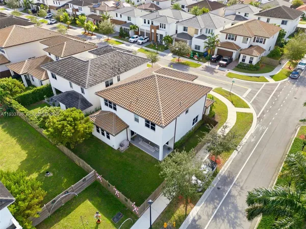 $5,600 | 15293 Southwest 176th Terrace, Unit 15293, Miami, FL 33187