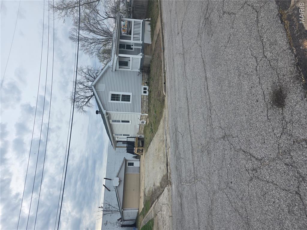 715 Walnut Street Washington, MO 63090 - Photo 1 of 20