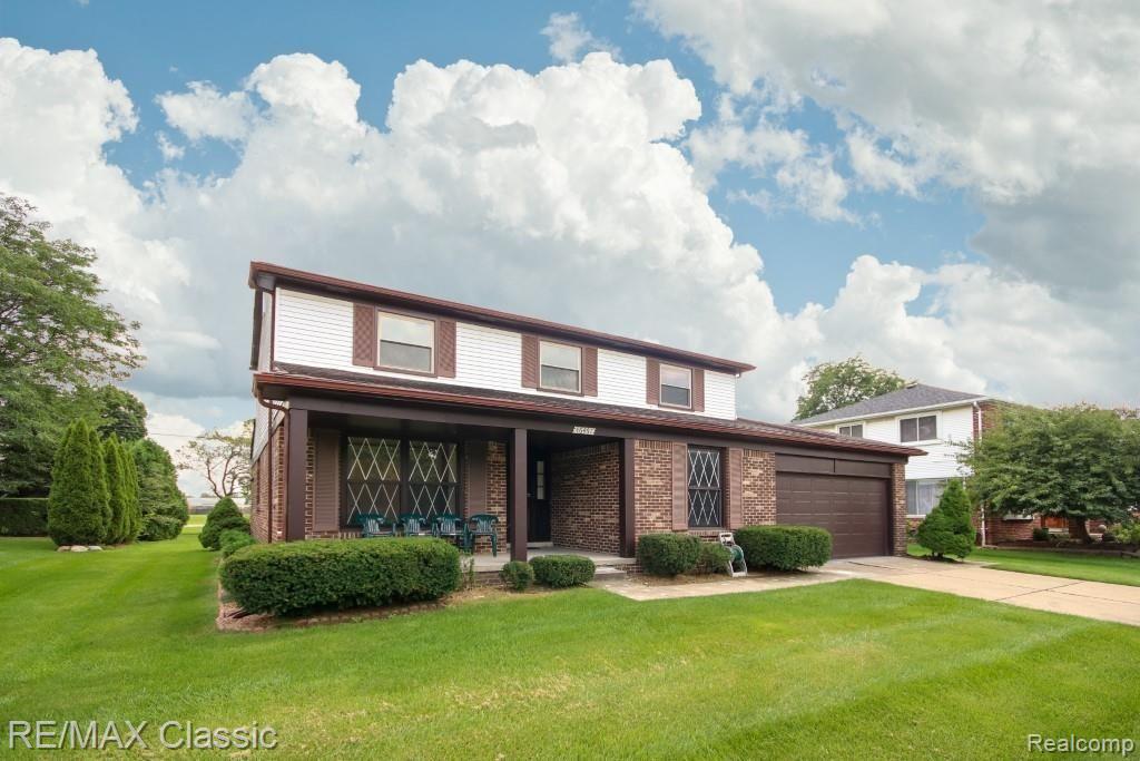 46461 Strathmore Road Plymouth, MI 48170 - Photo 2 of 59 IMG_7046 (Custom).jpg