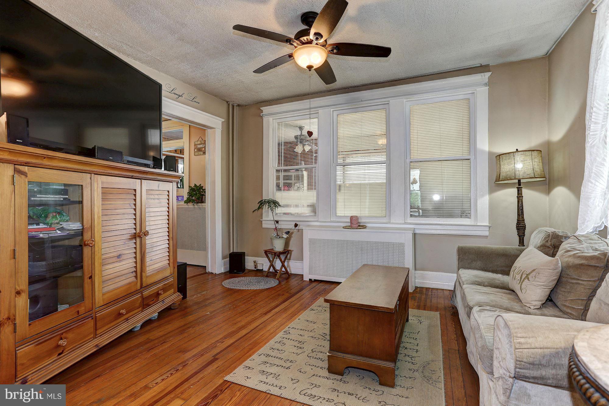 4514 Spring Avenue Baltimore, MD 21227 - Photo 3 of 19 Living Room