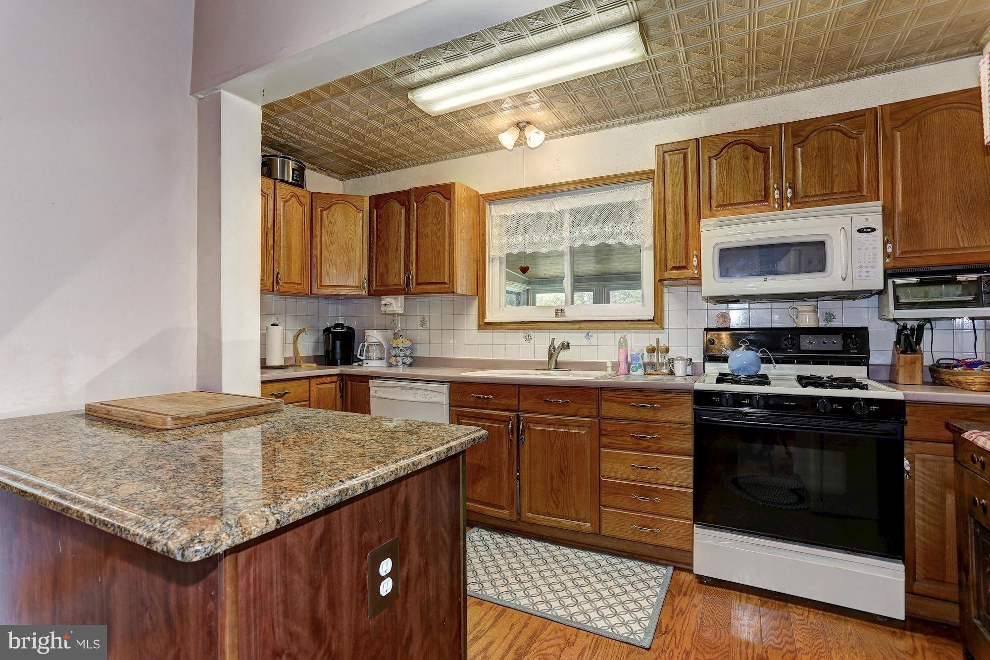 4514 Spring Avenue Baltimore, MD 21227 - Photo 6 of 19 Kitchen