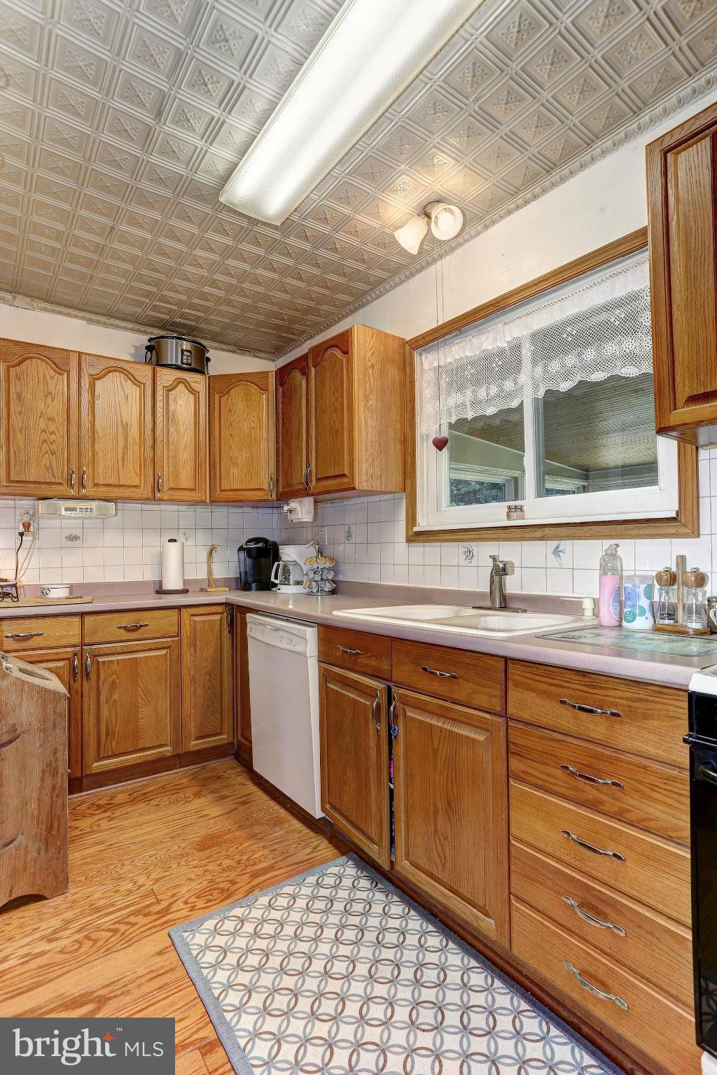 4514 Spring Avenue Baltimore, MD 21227 - Photo 8 of 19 Kitchen