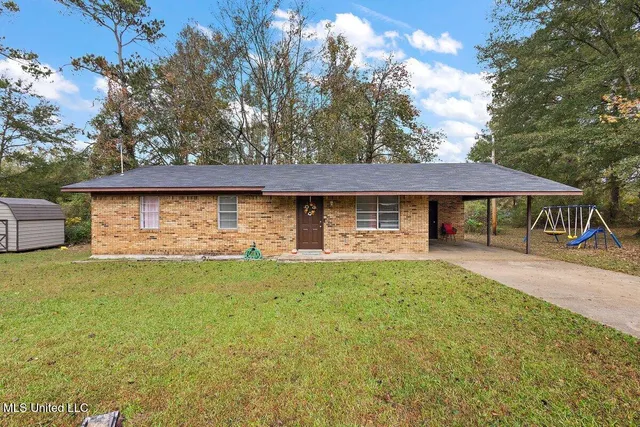 $87,000 | 1006 Charles Howard Drive, Hazlehurst, MS 39083
