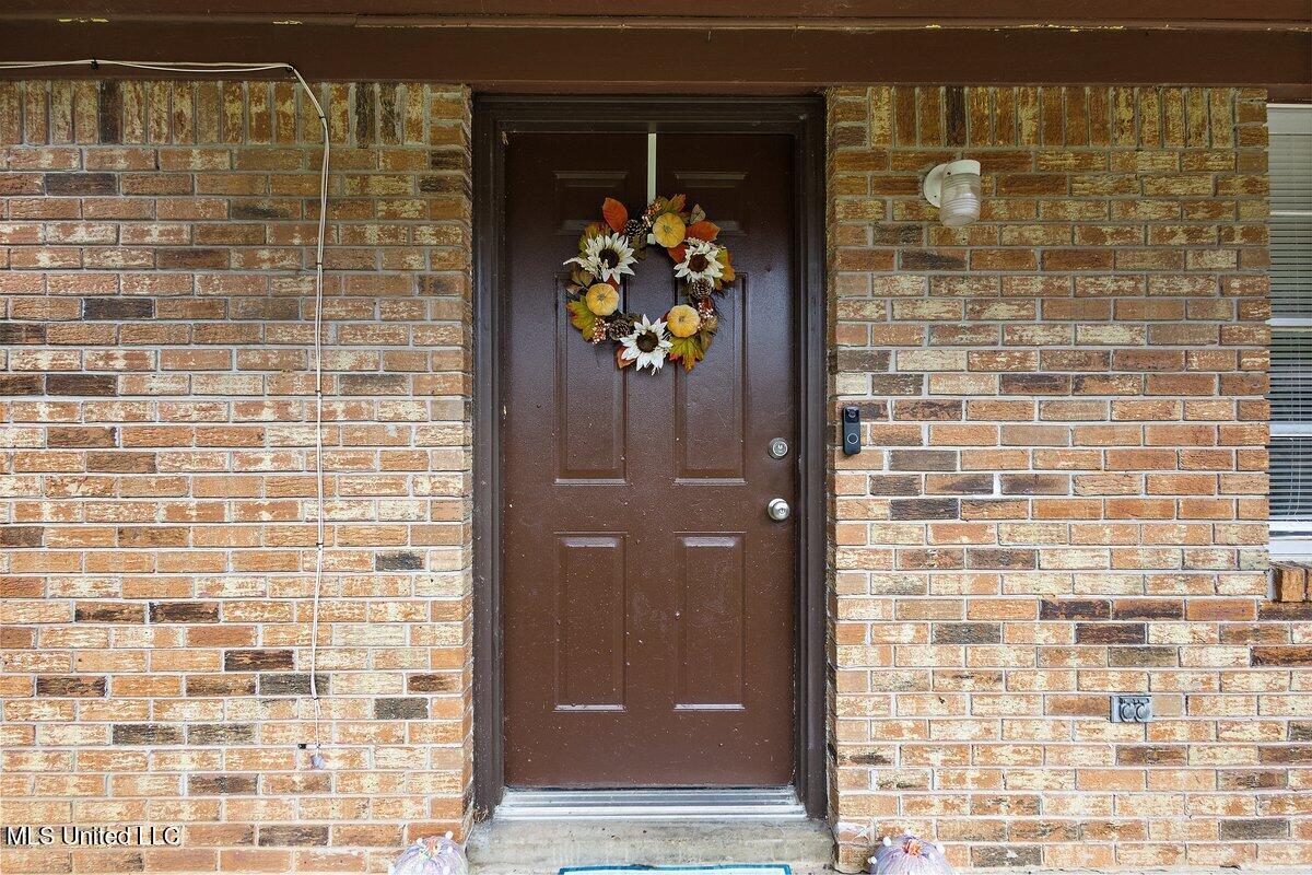 1006 Charles Howard Drive Hazlehurst, MS 39083 - Photo 3 of 18 3HTP9024