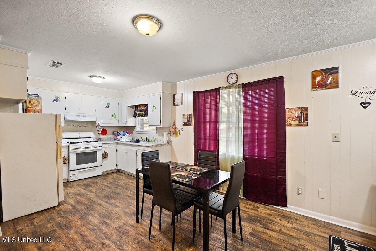 1006 Charles Howard Drive Hazlehurst, MS 39083 - Photo 8 of 18 3HTP9042