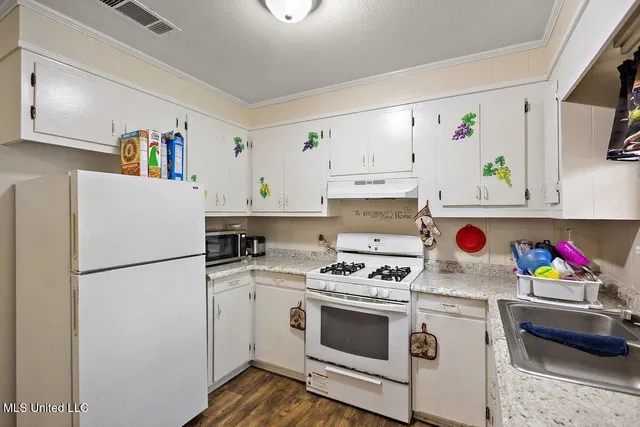 $87,000 | 1006 Charles Howard Drive, Hazlehurst, MS 39083