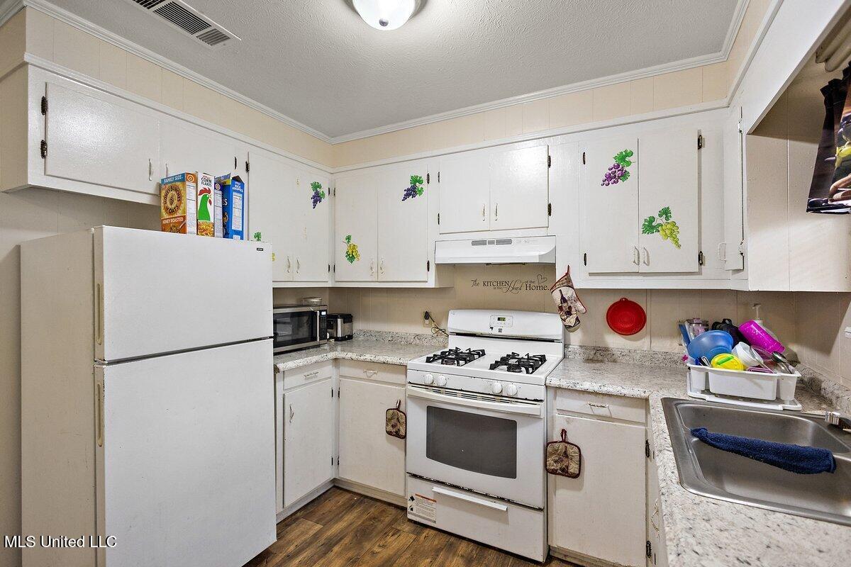 1006 Charles Howard Drive Hazlehurst, MS 39083 - Photo 10 of 18 3HTP9057