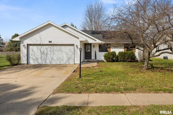 $195,000 | 105 North Louise Street, Chillicothe, IL 61523