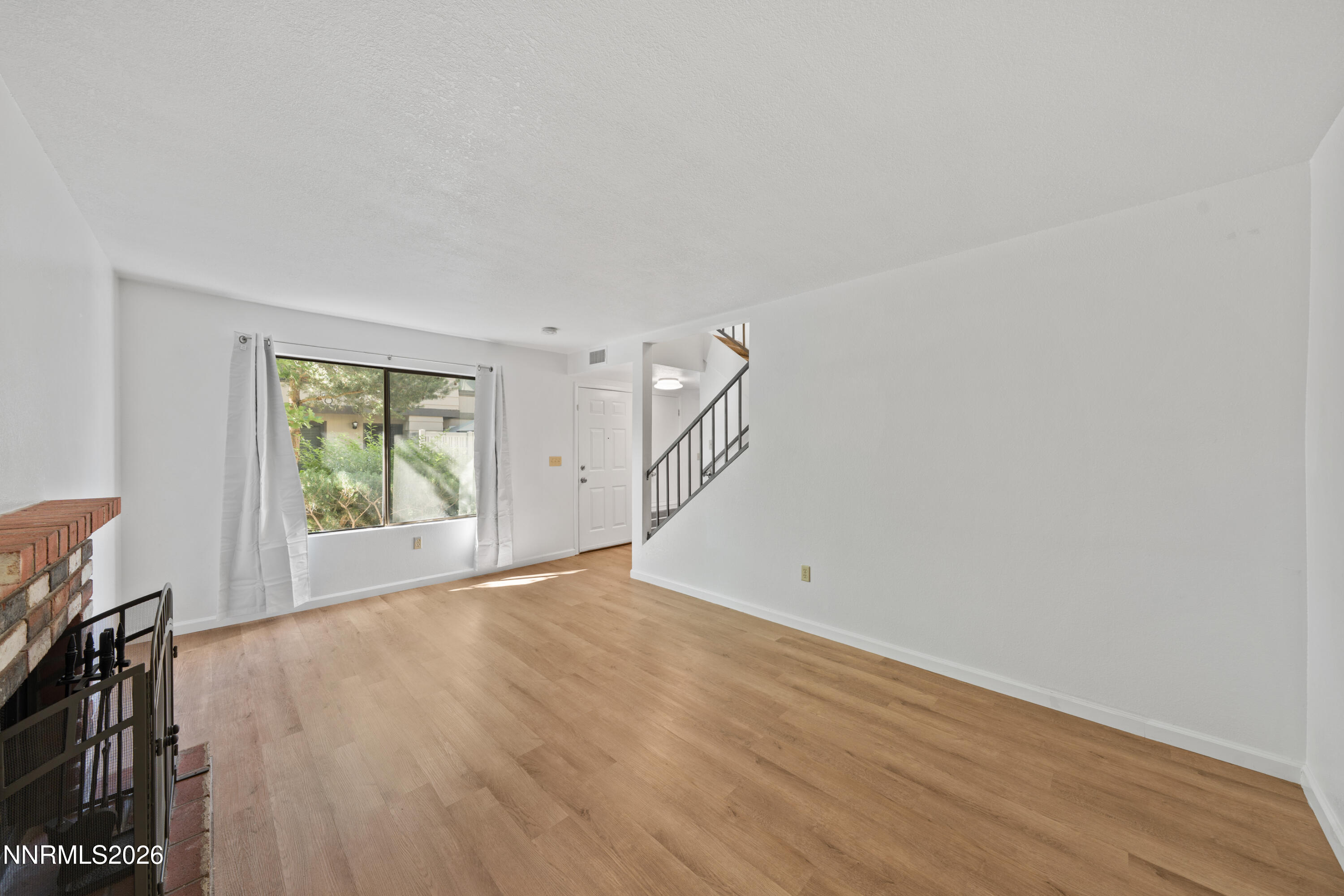 4533 Reggie Road Reno, NV 89502 - Photo 6 of 55 A7V05883
