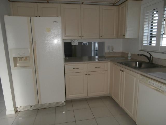 8949 Meadowlark Way Boca Raton, FL 33496 - Photo 11 of 12 0 (61)