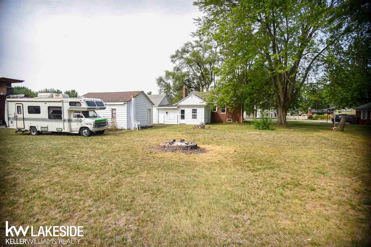 42100 Hayes Road Clinton Township, MI 48038 - Photo 17 of 22 50021897-16.JPG