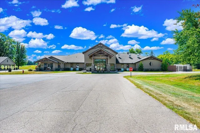 $165,000 | 178 Brentwood Circle, Dahinda, IL 61428