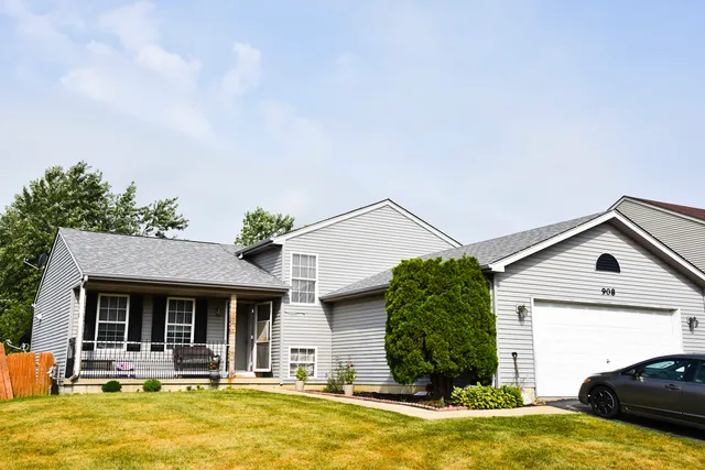 $300,000 | 908 Countrywood Drive, Zion, IL 60099