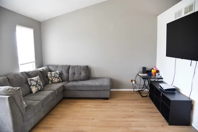 $300,000 | 908 Countrywood Drive, Zion, IL 60099