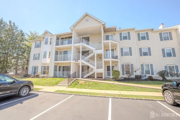 $360,000 | 17 Pembrook Avenue, North Brunswick, NJ 08902