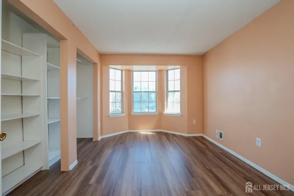 $360,000 | 17 Pembrook Avenue, North Brunswick, NJ 08902