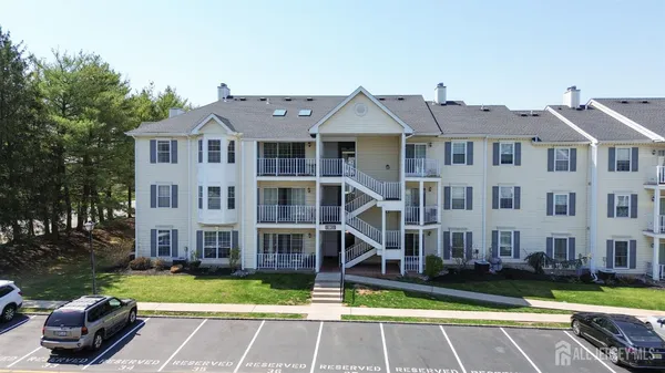 $360,000 | 17 Pembrook Avenue, North Brunswick, NJ 08902