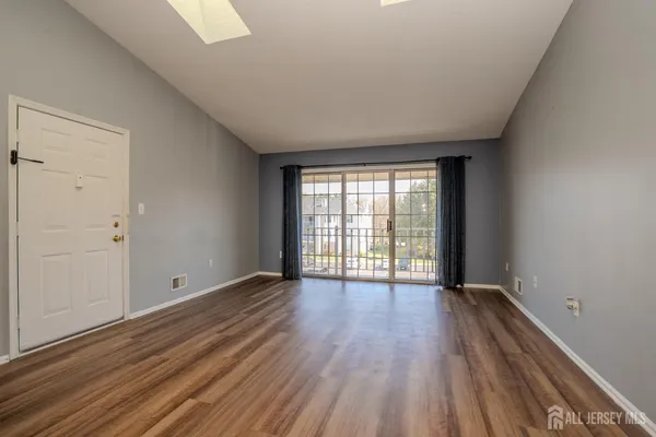 $360,000 | 17 Pembrook Avenue, North Brunswick, NJ 08902