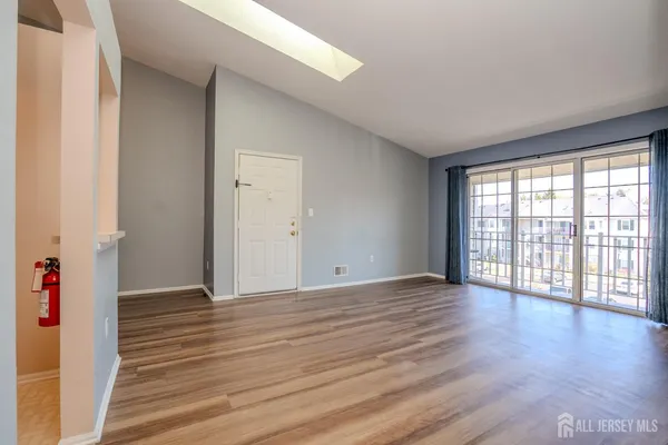 $360,000 | 17 Pembrook Avenue, North Brunswick, NJ 08902