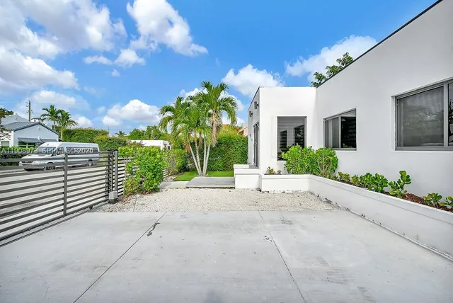 $6,250 | 85 Northwest 47th Street, Miami, FL 33127