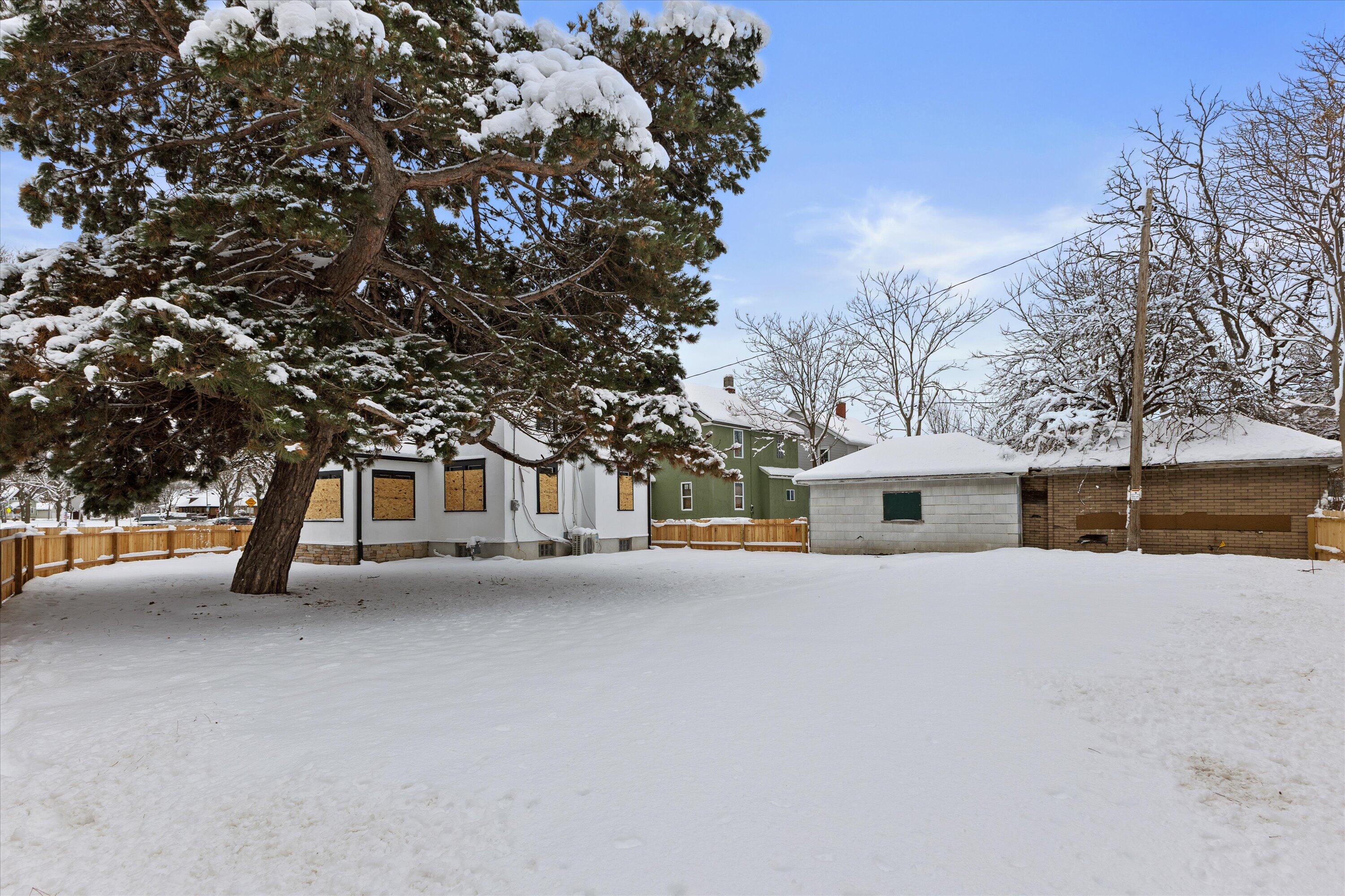 2602 West Port Sunlight Way Milwaukee, WI 53209 - Photo 34 of 44 38-IMG_9122